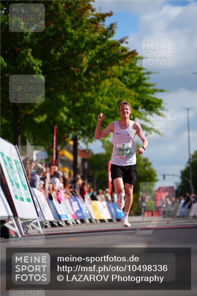 20.09.2026 - PSD Bank Halbmarathon LAZAROV Photography http://msf.ph/oto/10498336 20.09.2026 11:17:03 Ziel 1335 meine-sportfotos.de