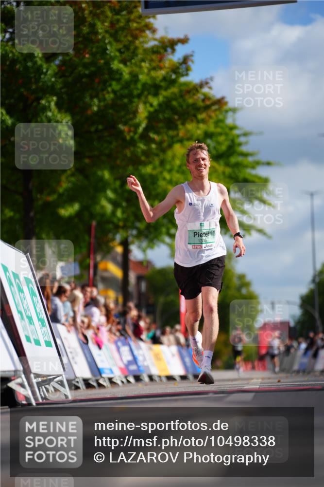 20.09.2026 - PSD Bank Halbmarathon LAZAROV Photography http://msf.ph/oto/10498338 20.09.2026 11:17:04 Ziel 1335 meine-sportfotos.de