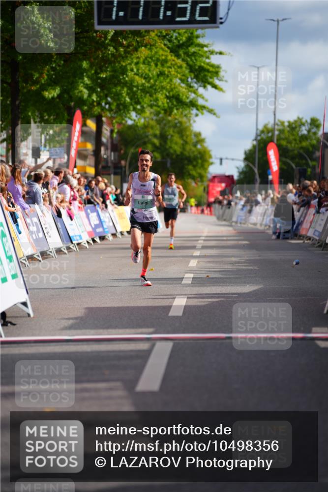 20.09.2026 - PSD Bank Halbmarathon LAZAROV Photography http://msf.ph/oto/10498356 20.09.2026 11:17:32 Ziel 1073 meine-sportfotos.de