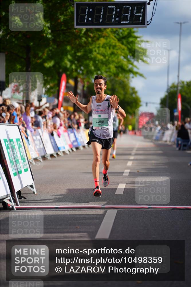 20.09.2026 - PSD Bank Halbmarathon LAZAROV Photography http://msf.ph/oto/10498359 20.09.2026 11:17:33 Ziel 1073 meine-sportfotos.de