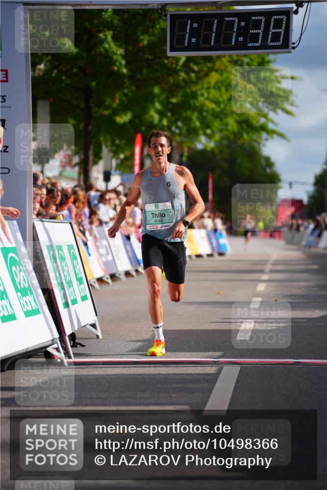 20.09.2026 - PSD Bank Halbmarathon LAZAROV Photography http://msf.ph/oto/10498366 20.09.2026 11:17:37 Ziel 1073, 4546 meine-sportfotos.de
