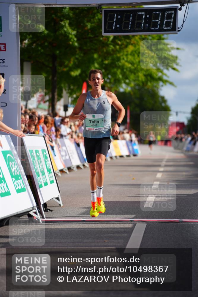 20.09.2026 - PSD Bank Halbmarathon LAZAROV Photography http://msf.ph/oto/10498367 20.09.2026 11:17:38 Ziel 1073, 4546 meine-sportfotos.de