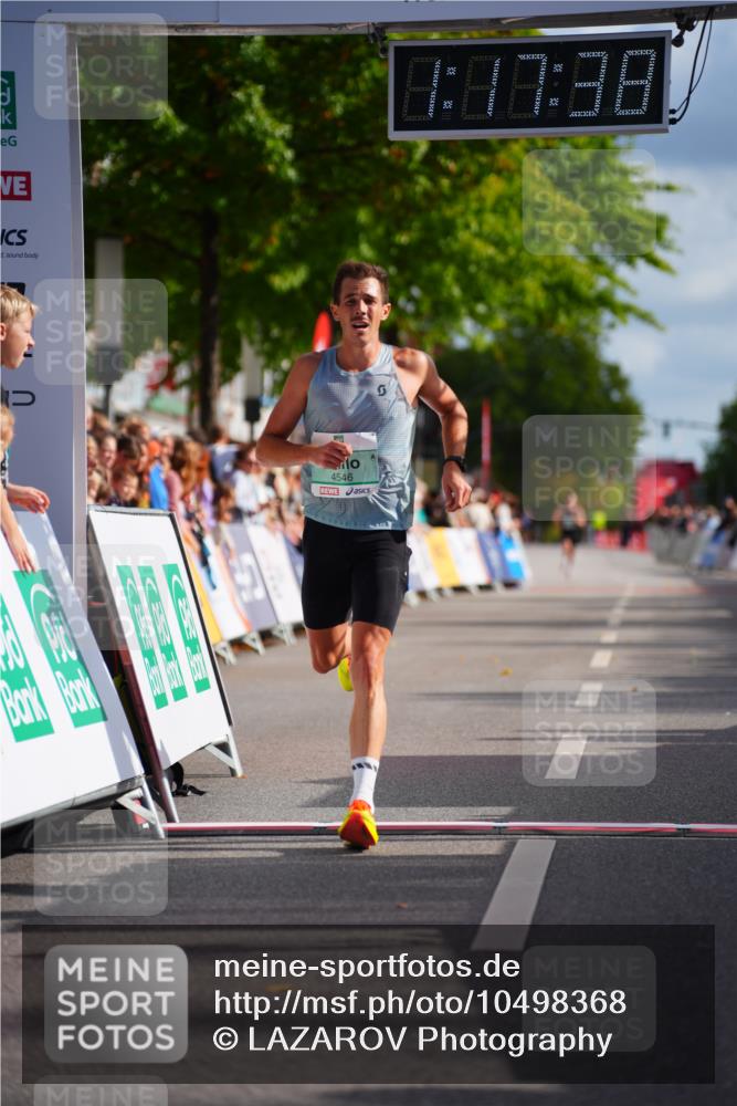 20.09.2026 - PSD Bank Halbmarathon LAZAROV Photography http://msf.ph/oto/10498368 20.09.2026 11:17:38 Ziel 1073, 4546 meine-sportfotos.de