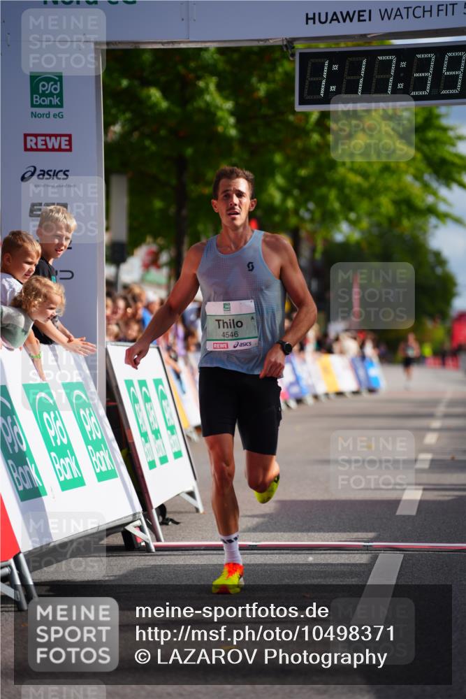 20.09.2026 - PSD Bank Halbmarathon LAZAROV Photography http://msf.ph/oto/10498371 20.09.2026 11:17:38 Ziel 1073, 4546 meine-sportfotos.de