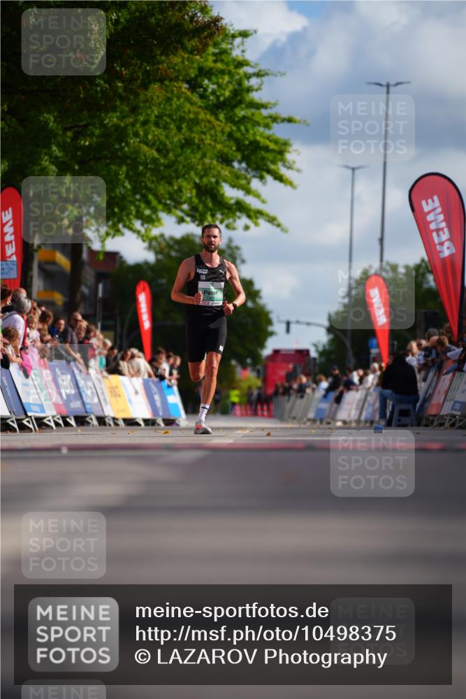 20.09.2026 - PSD Bank Halbmarathon LAZAROV Photography http://msf.ph/oto/10498375 20.09.2026 11:17:49 Ziel 1321 meine-sportfotos.de