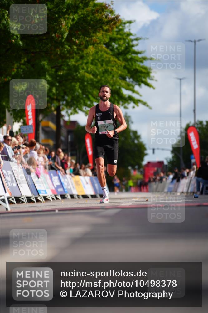 20.09.2026 - PSD Bank Halbmarathon LAZAROV Photography http://msf.ph/oto/10498378 20.09.2026 11:17:50 Ziel 1321 meine-sportfotos.de
