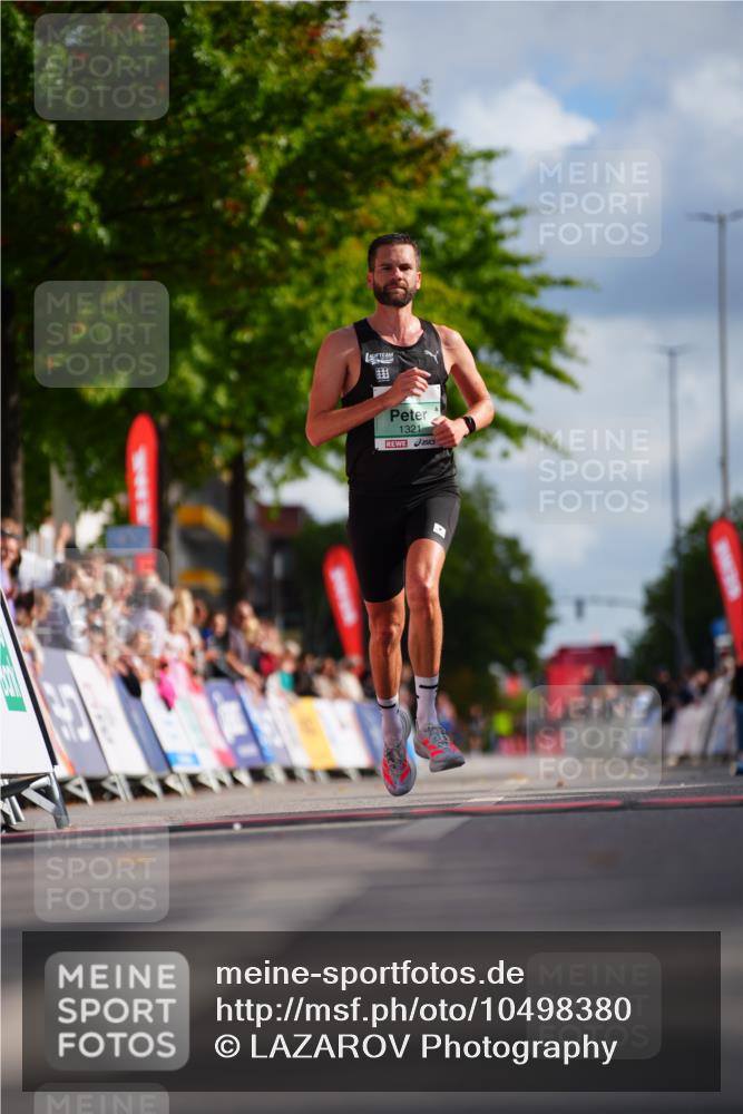 20.09.2026 - PSD Bank Halbmarathon LAZAROV Photography http://msf.ph/oto/10498380 20.09.2026 11:17:51 Ziel 1321 meine-sportfotos.de