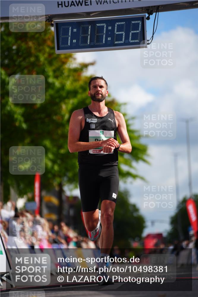 20.09.2026 - PSD Bank Halbmarathon LAZAROV Photography http://msf.ph/oto/10498381 20.09.2026 11:17:51 Ziel 1321 meine-sportfotos.de