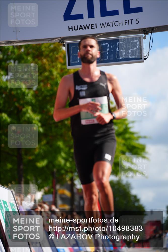 20.09.2026 - PSD Bank Halbmarathon LAZAROV Photography http://msf.ph/oto/10498383 20.09.2026 11:17:52 Ziel 1321 meine-sportfotos.de