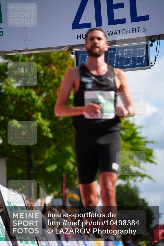20.09.2026 - PSD Bank Halbmarathon LAZAROV Photography http://msf.ph/oto/10498384 20.09.2026 11:17:52 Ziel 1321 meine-sportfotos.de