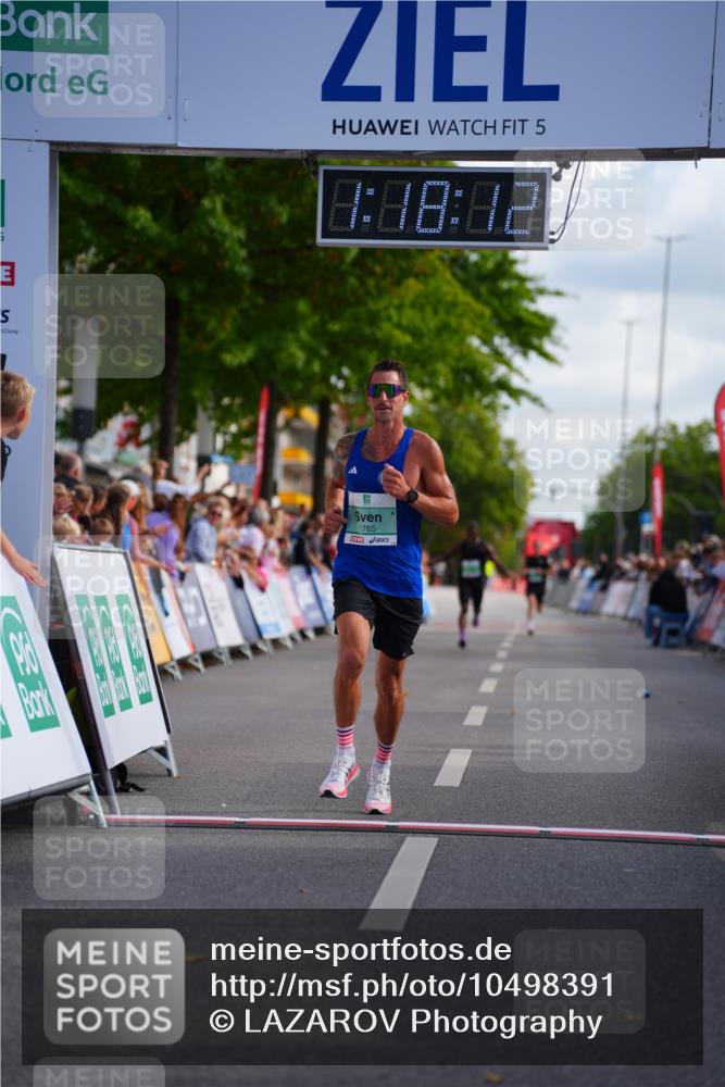 20.09.2026 - PSD Bank Halbmarathon LAZAROV Photography http://msf.ph/oto/10498391 20.09.2026 11:18:11 Ziel 1765 meine-sportfotos.de