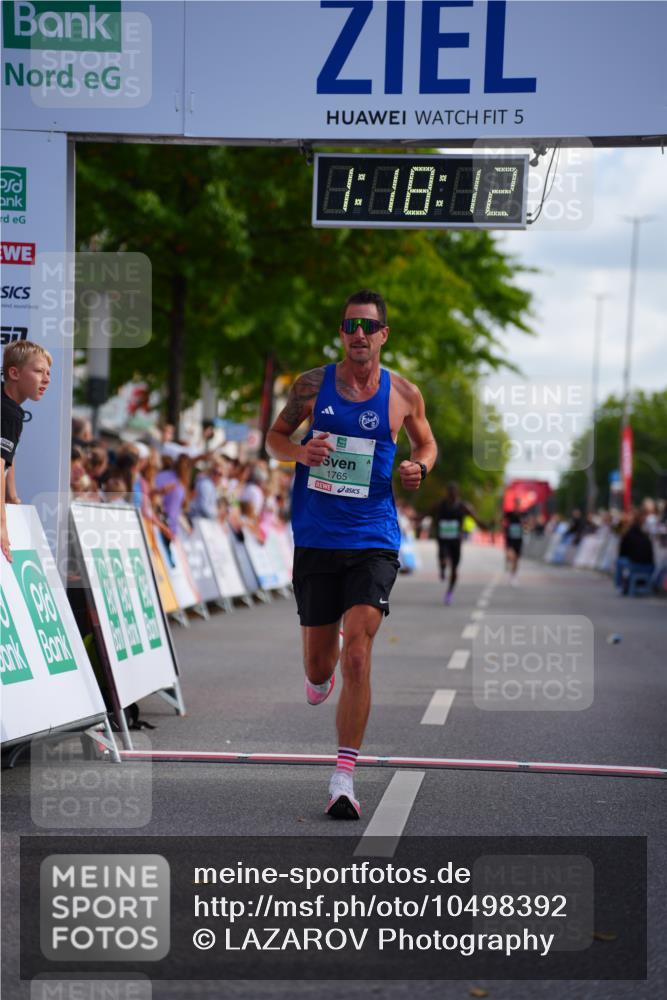 20.09.2026 - PSD Bank Halbmarathon LAZAROV Photography http://msf.ph/oto/10498392 20.09.2026 11:18:12 Ziel 1765 meine-sportfotos.de