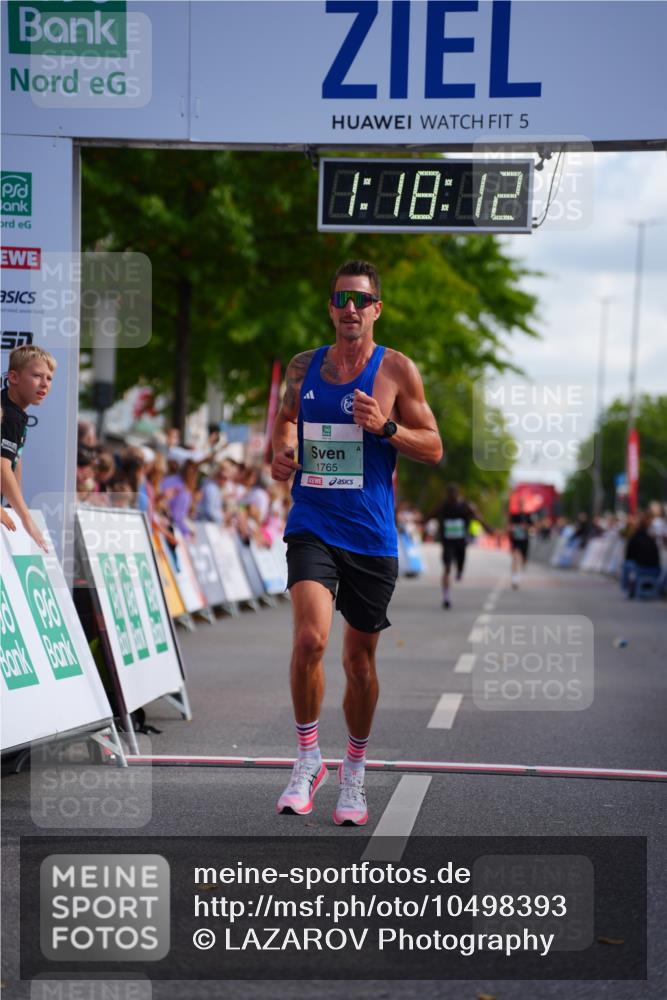 20.09.2026 - PSD Bank Halbmarathon LAZAROV Photography http://msf.ph/oto/10498393 20.09.2026 11:18:12 Ziel 1765 meine-sportfotos.de