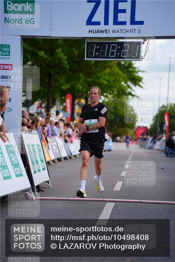 20.09.2026 - PSD Bank Halbmarathon LAZAROV Photography http://msf.ph/oto/10498408 20.09.2026 11:18:21 Ziel 1204, 2951 meine-sportfotos.de