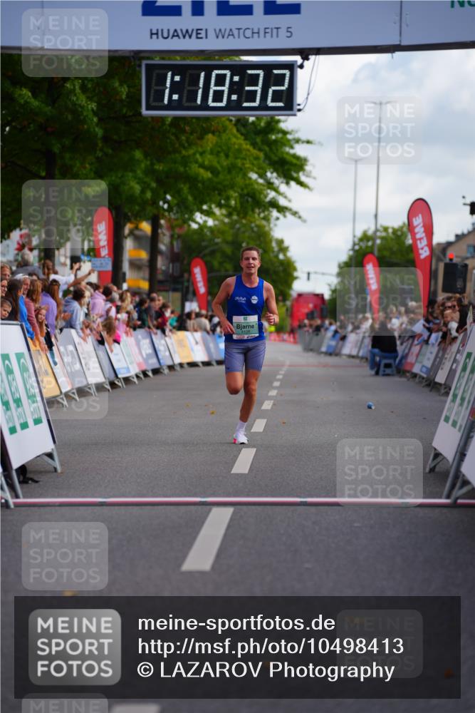 20.09.2026 - PSD Bank Halbmarathon LAZAROV Photography http://msf.ph/oto/10498413 20.09.2026 11:18:32 Ziel 4108 meine-sportfotos.de