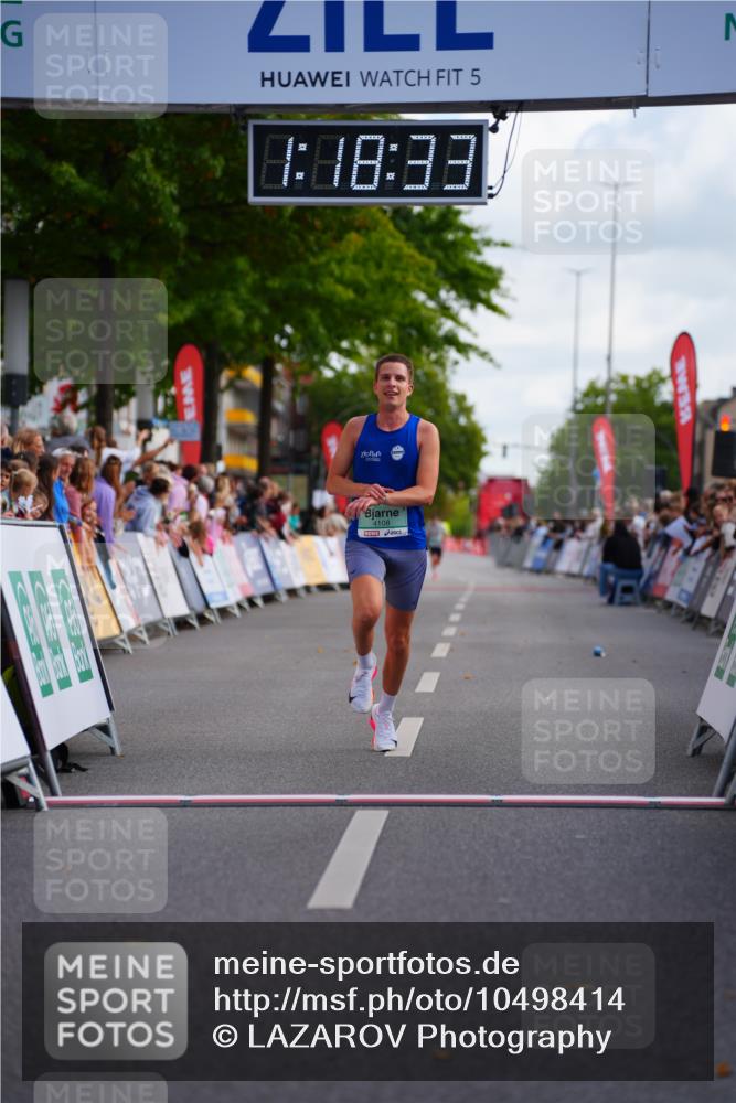 20.09.2026 - PSD Bank Halbmarathon LAZAROV Photography http://msf.ph/oto/10498414 20.09.2026 11:18:33 Ziel 4108 meine-sportfotos.de