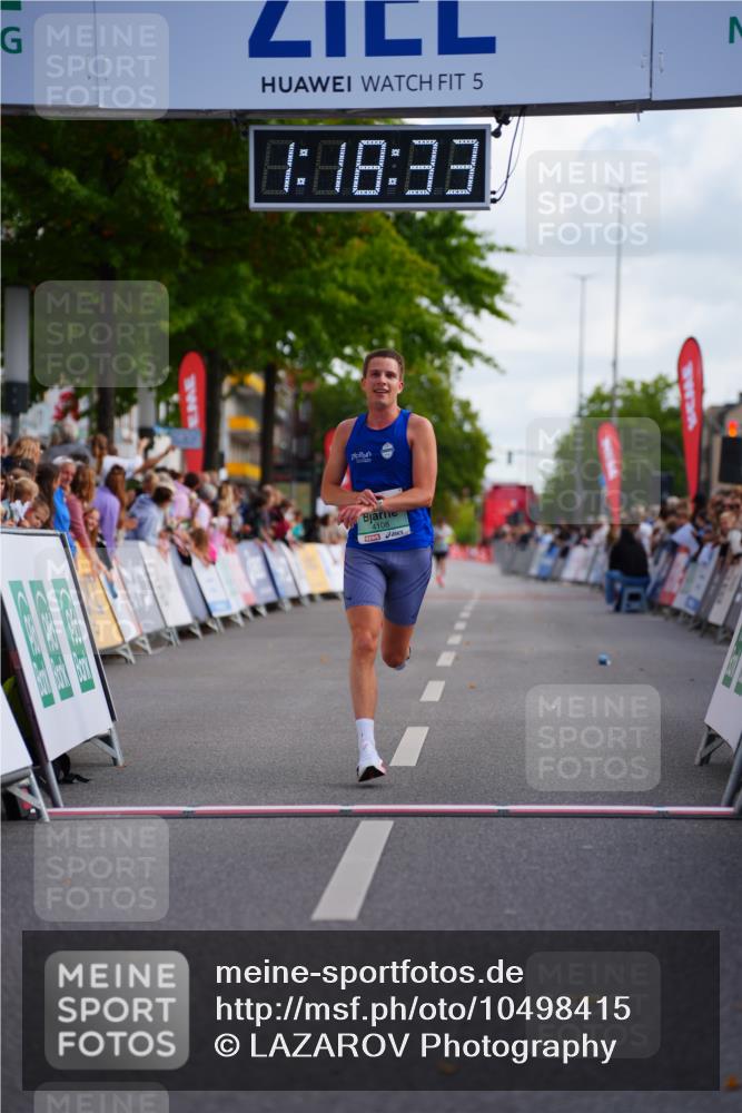 20.09.2026 - PSD Bank Halbmarathon LAZAROV Photography http://msf.ph/oto/10498415 20.09.2026 11:18:33 Ziel 4108 meine-sportfotos.de