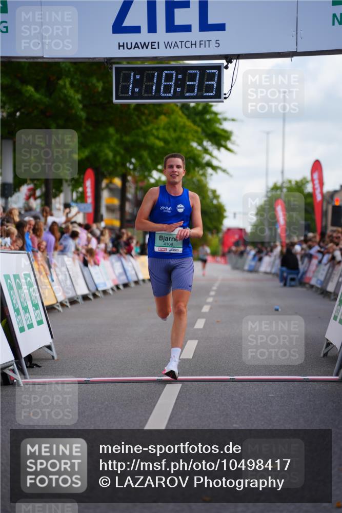 20.09.2026 - PSD Bank Halbmarathon LAZAROV Photography http://msf.ph/oto/10498417 20.09.2026 11:18:33 Ziel 4108 meine-sportfotos.de