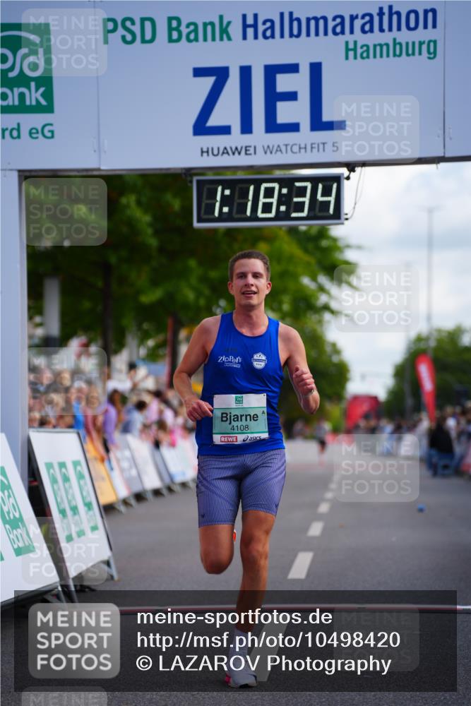 20.09.2026 - PSD Bank Halbmarathon LAZAROV Photography http://msf.ph/oto/10498420 20.09.2026 11:18:34 Ziel 4108 meine-sportfotos.de