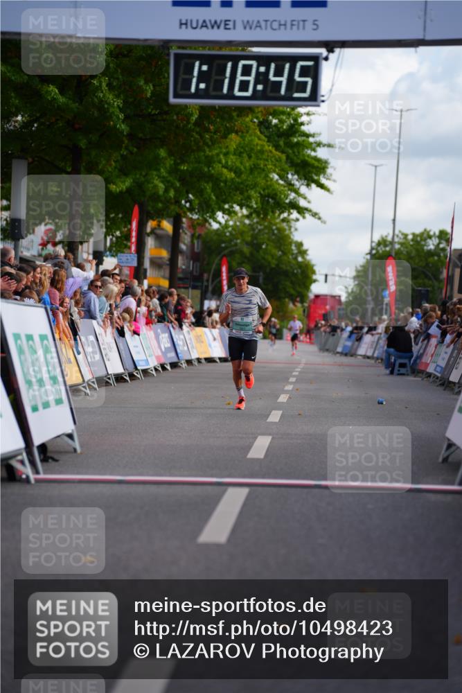 20.09.2026 - PSD Bank Halbmarathon LAZAROV Photography http://msf.ph/oto/10498423 20.09.2026 11:18:45 Ziel 1651 meine-sportfotos.de