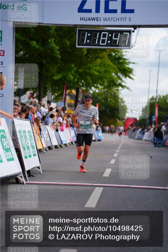 20.09.2026 - PSD Bank Halbmarathon LAZAROV Photography http://msf.ph/oto/10498425 20.09.2026 11:18:46 Ziel 1651 meine-sportfotos.de
