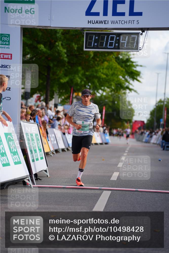 20.09.2026 - PSD Bank Halbmarathon LAZAROV Photography http://msf.ph/oto/10498428 20.09.2026 11:18:47 Ziel 1651 meine-sportfotos.de