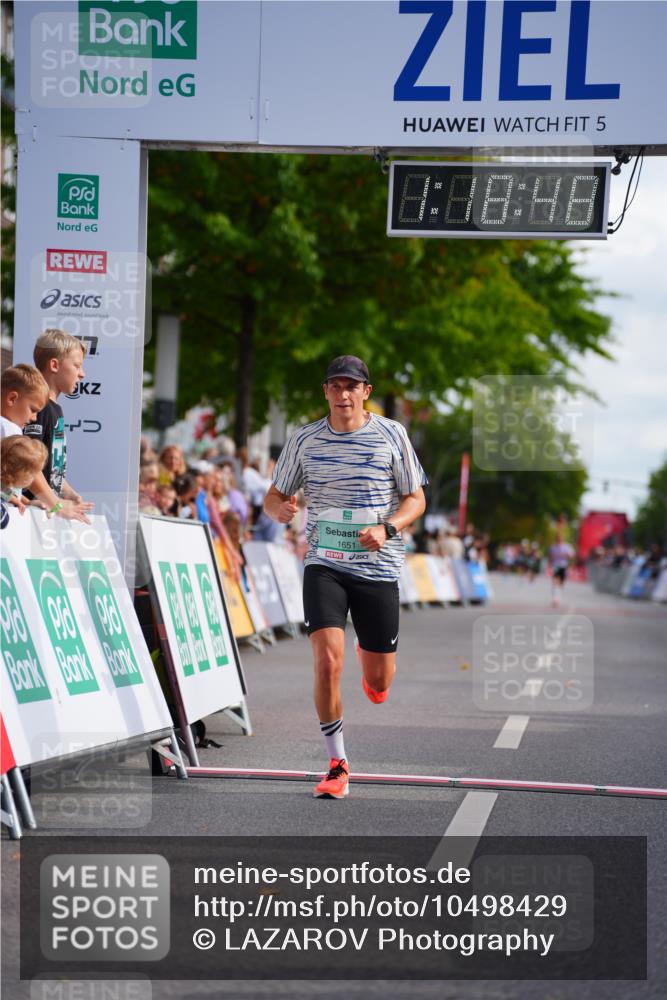 20.09.2026 - PSD Bank Halbmarathon LAZAROV Photography http://msf.ph/oto/10498429 20.09.2026 11:18:47 Ziel 1651 meine-sportfotos.de