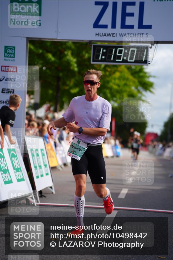 20.09.2026 - PSD Bank Halbmarathon LAZAROV Photography http://msf.ph/oto/10498442 20.09.2026 11:19:01 Ziel 3891 meine-sportfotos.de