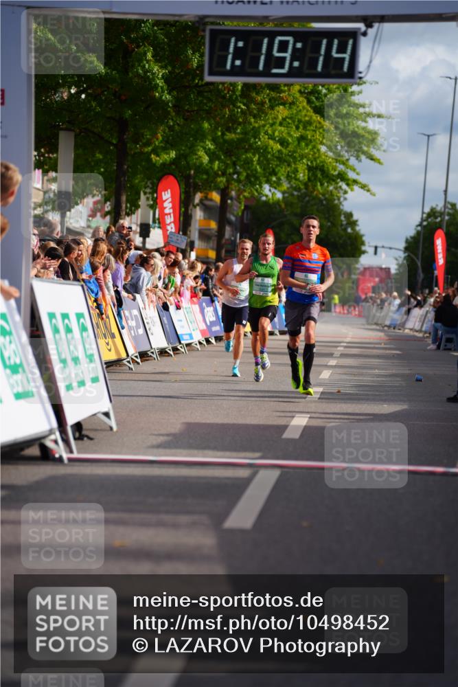 20.09.2026 - PSD Bank Halbmarathon LAZAROV Photography http://msf.ph/oto/10498452 20.09.2026 11:19:13 Ziel 2541, 3171, 3272, 4119, 4169 meine-sportfotos.de
