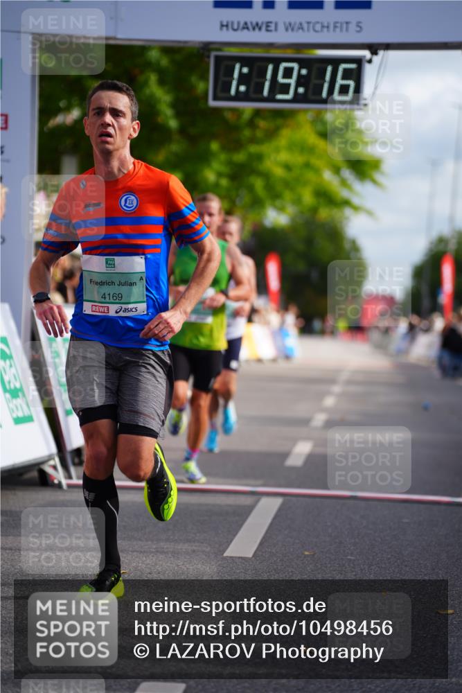 20.09.2026 - PSD Bank Halbmarathon LAZAROV Photography http://msf.ph/oto/10498456 20.09.2026 11:19:16 Ziel 2541, 3171, 3272, 4169 meine-sportfotos.de