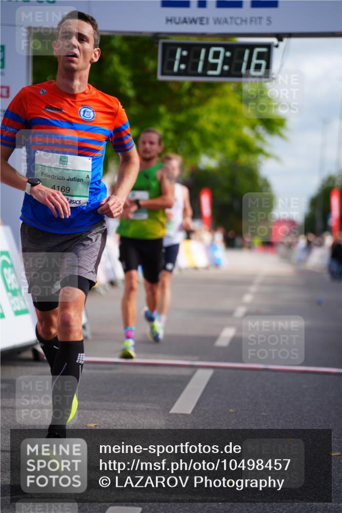 20.09.2026 - PSD Bank Halbmarathon LAZAROV Photography http://msf.ph/oto/10498457 20.09.2026 11:19:16 Ziel 2541, 3171, 3272, 4169 meine-sportfotos.de