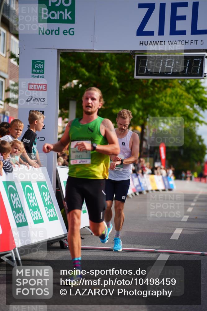 20.09.2026 - PSD Bank Halbmarathon LAZAROV Photography http://msf.ph/oto/10498459 20.09.2026 11:19:17 Ziel 2541, 3272, 4169 meine-sportfotos.de