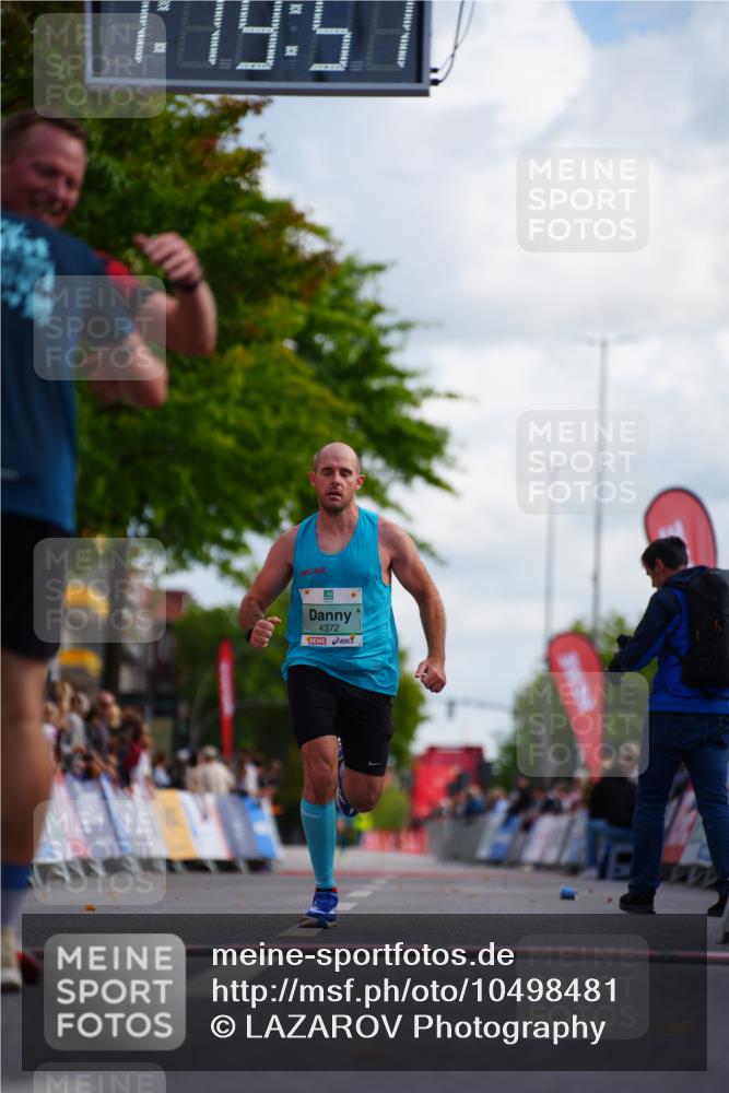 20.09.2026 - PSD Bank Halbmarathon LAZAROV Photography http://msf.ph/oto/10498481 20.09.2026 11:19:50 Ziel 1785, 4372, 4718 meine-sportfotos.de