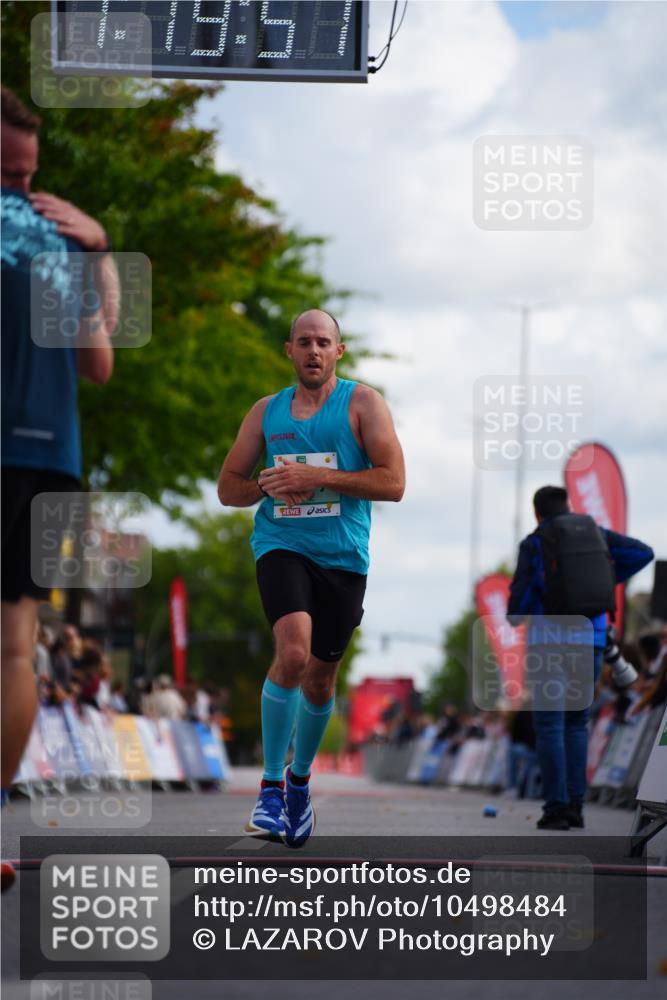 20.09.2026 - PSD Bank Halbmarathon LAZAROV Photography http://msf.ph/oto/10498484 20.09.2026 11:19:51 Ziel 1785, 4372, 4718 meine-sportfotos.de