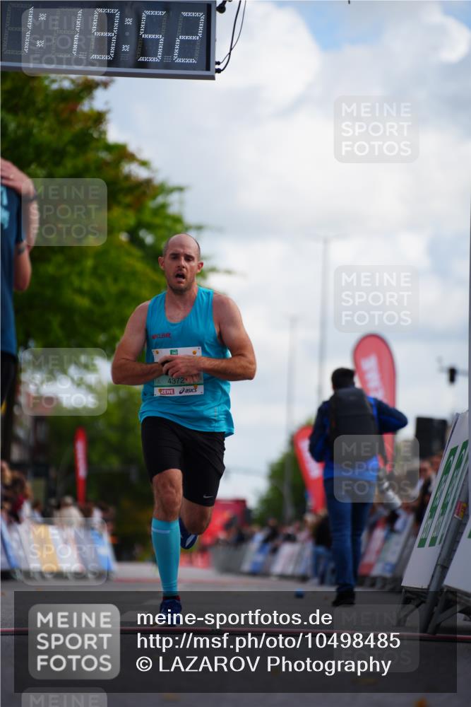 20.09.2026 - PSD Bank Halbmarathon LAZAROV Photography http://msf.ph/oto/10498485 20.09.2026 11:19:51 Ziel 1785, 4372, 4718 meine-sportfotos.de