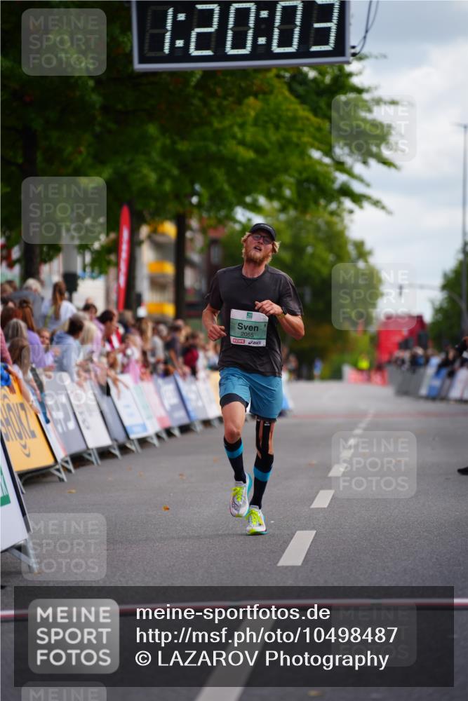 20.09.2026 - PSD Bank Halbmarathon LAZAROV Photography http://msf.ph/oto/10498487 20.09.2026 11:20:02 Ziel 2055 meine-sportfotos.de