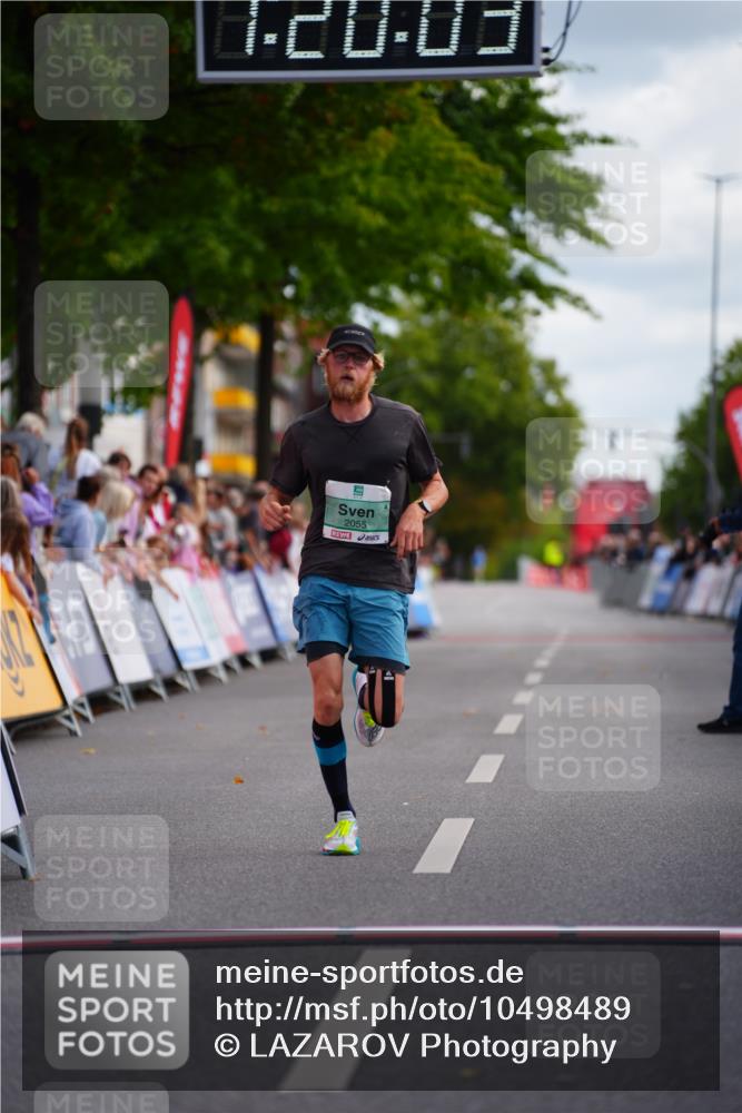 20.09.2026 - PSD Bank Halbmarathon LAZAROV Photography http://msf.ph/oto/10498489 20.09.2026 11:20:03 Ziel 2055 meine-sportfotos.de