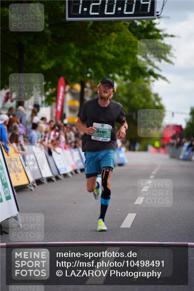 20.09.2026 - PSD Bank Halbmarathon LAZAROV Photography http://msf.ph/oto/10498491 20.09.2026 11:20:03 Ziel 2055 meine-sportfotos.de