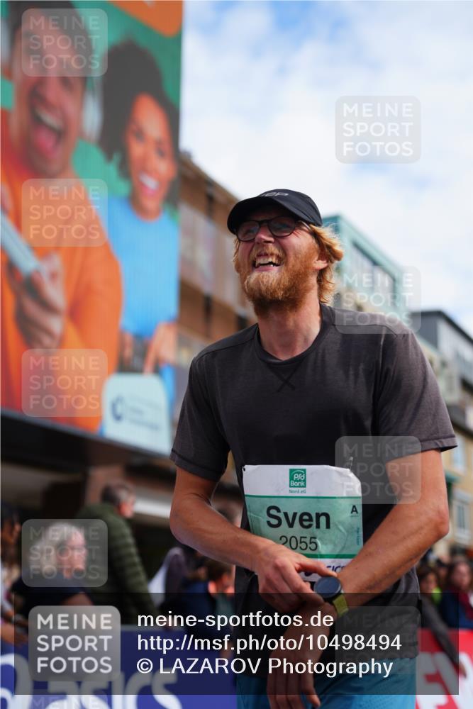 20.09.2026 - PSD Bank Halbmarathon LAZAROV Photography http://msf.ph/oto/10498494 20.09.2026 11:20:09 Ziel 2055 meine-sportfotos.de