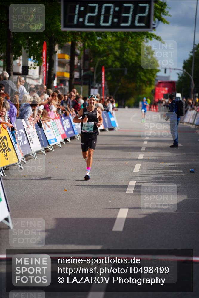 20.09.2026 - PSD Bank Halbmarathon LAZAROV Photography http://msf.ph/oto/10498499 20.09.2026 11:20:32 Ziel 1326 meine-sportfotos.de