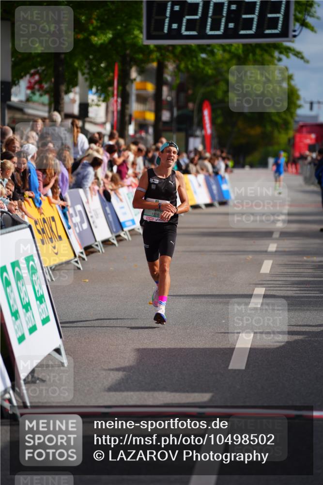 20.09.2026 - PSD Bank Halbmarathon LAZAROV Photography http://msf.ph/oto/10498502 20.09.2026 11:20:33 Ziel 1326 meine-sportfotos.de