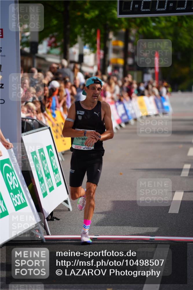 20.09.2026 - PSD Bank Halbmarathon LAZAROV Photography http://msf.ph/oto/10498507 20.09.2026 11:20:34 Ziel 1326 meine-sportfotos.de