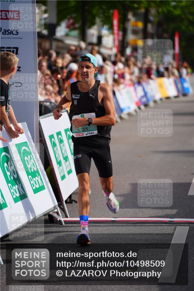 20.09.2026 - PSD Bank Halbmarathon LAZAROV Photography http://msf.ph/oto/10498509 20.09.2026 11:20:35 Ziel 1326 meine-sportfotos.de