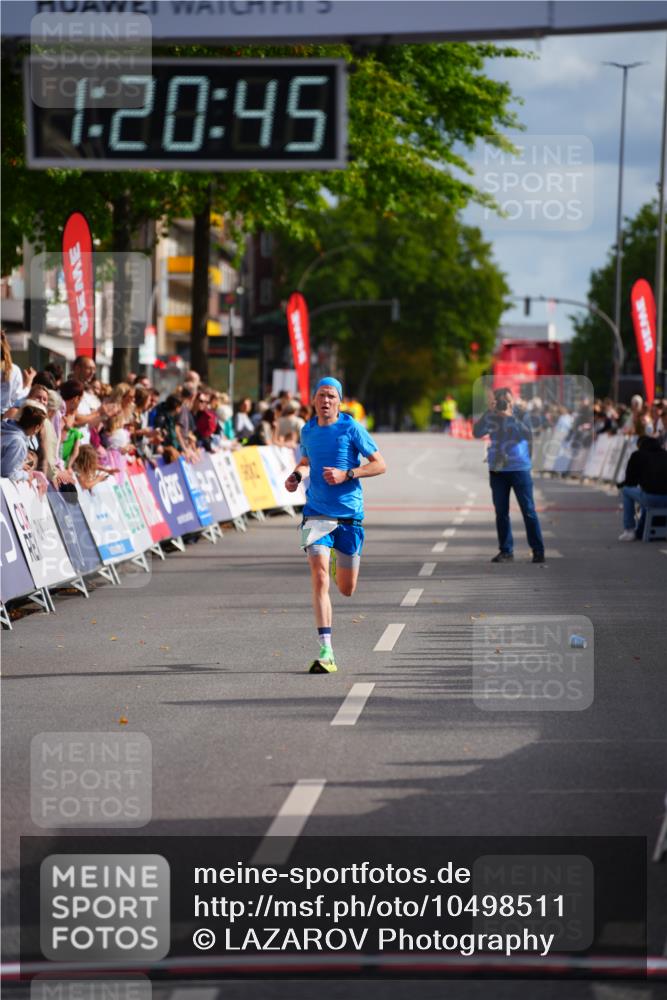 20.09.2026 - PSD Bank Halbmarathon LAZAROV Photography http://msf.ph/oto/10498511 20.09.2026 11:20:45 Ziel 3149 meine-sportfotos.de