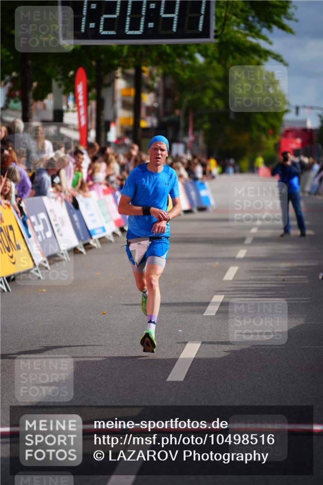 20.09.2026 - PSD Bank Halbmarathon LAZAROV Photography http://msf.ph/oto/10498516 20.09.2026 11:20:47 Ziel 3149 meine-sportfotos.de