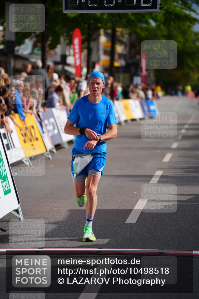 20.09.2026 - PSD Bank Halbmarathon LAZAROV Photography http://msf.ph/oto/10498518 20.09.2026 11:20:47 Ziel 3149 meine-sportfotos.de
