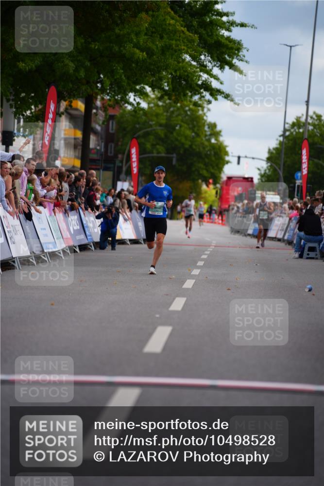 20.09.2026 - PSD Bank Halbmarathon LAZAROV Photography http://msf.ph/oto/10498528 20.09.2026 11:21:36 Ziel  meine-sportfotos.de