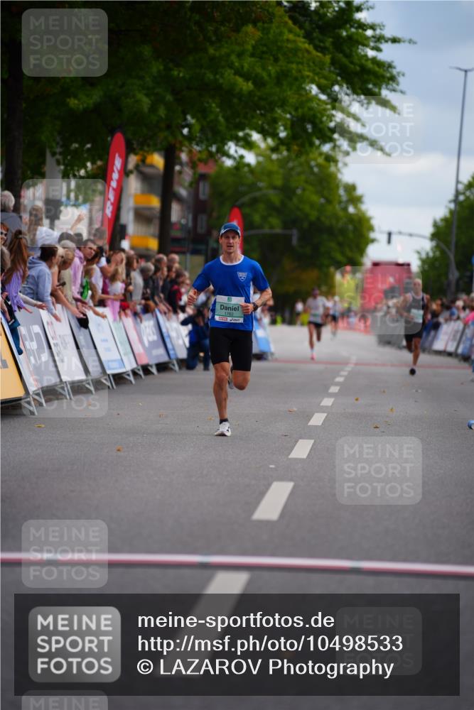 20.09.2026 - PSD Bank Halbmarathon LAZAROV Photography http://msf.ph/oto/10498533 20.09.2026 11:21:38 Ziel 1762 meine-sportfotos.de