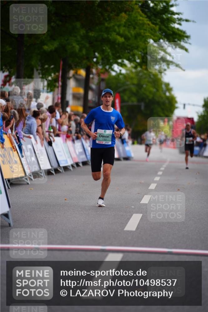 20.09.2026 - PSD Bank Halbmarathon LAZAROV Photography http://msf.ph/oto/10498537 20.09.2026 11:21:39 Ziel 1762 meine-sportfotos.de