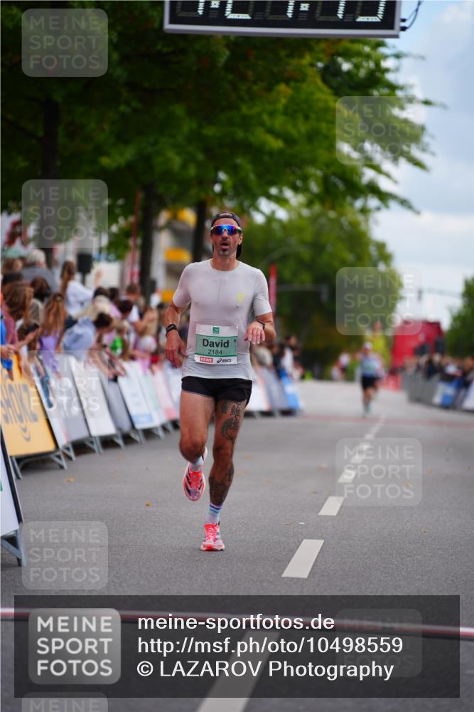 20.09.2026 - PSD Bank Halbmarathon LAZAROV Photography http://msf.ph/oto/10498559 20.09.2026 11:21:49 Ziel 1762, 2184, 4763 meine-sportfotos.de